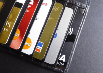5 Forex Brokers with Debit Card Withdrawal in 2025