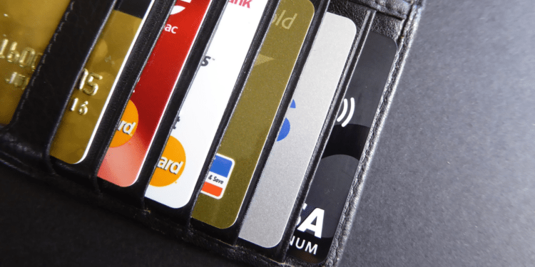 5 Forex Brokers with Debit Card Withdrawal in 2025